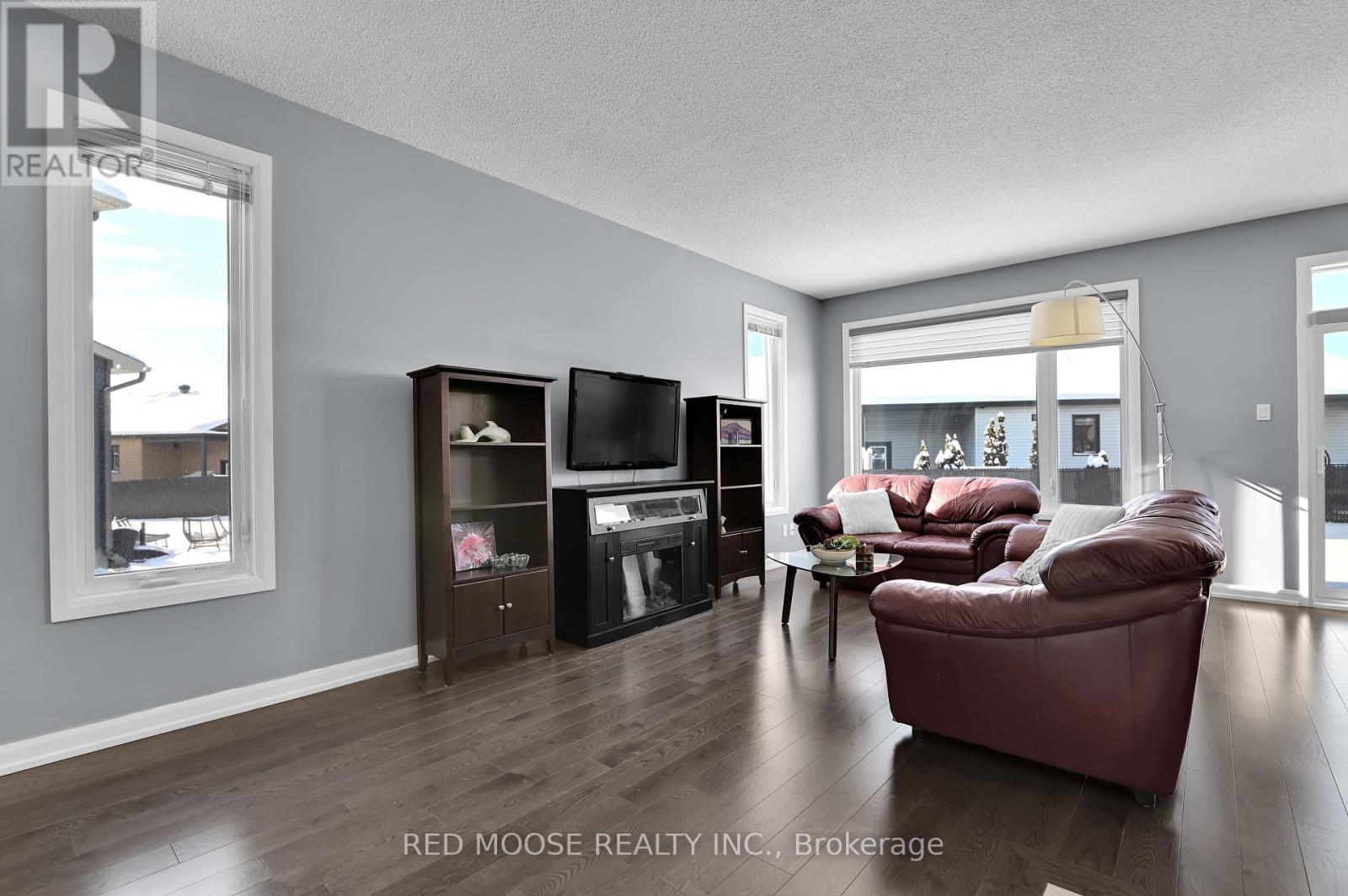 185 Turquoise Street, Clarence-Rockland, Ontario  K4K 0L5 - Photo 14 - X12897976