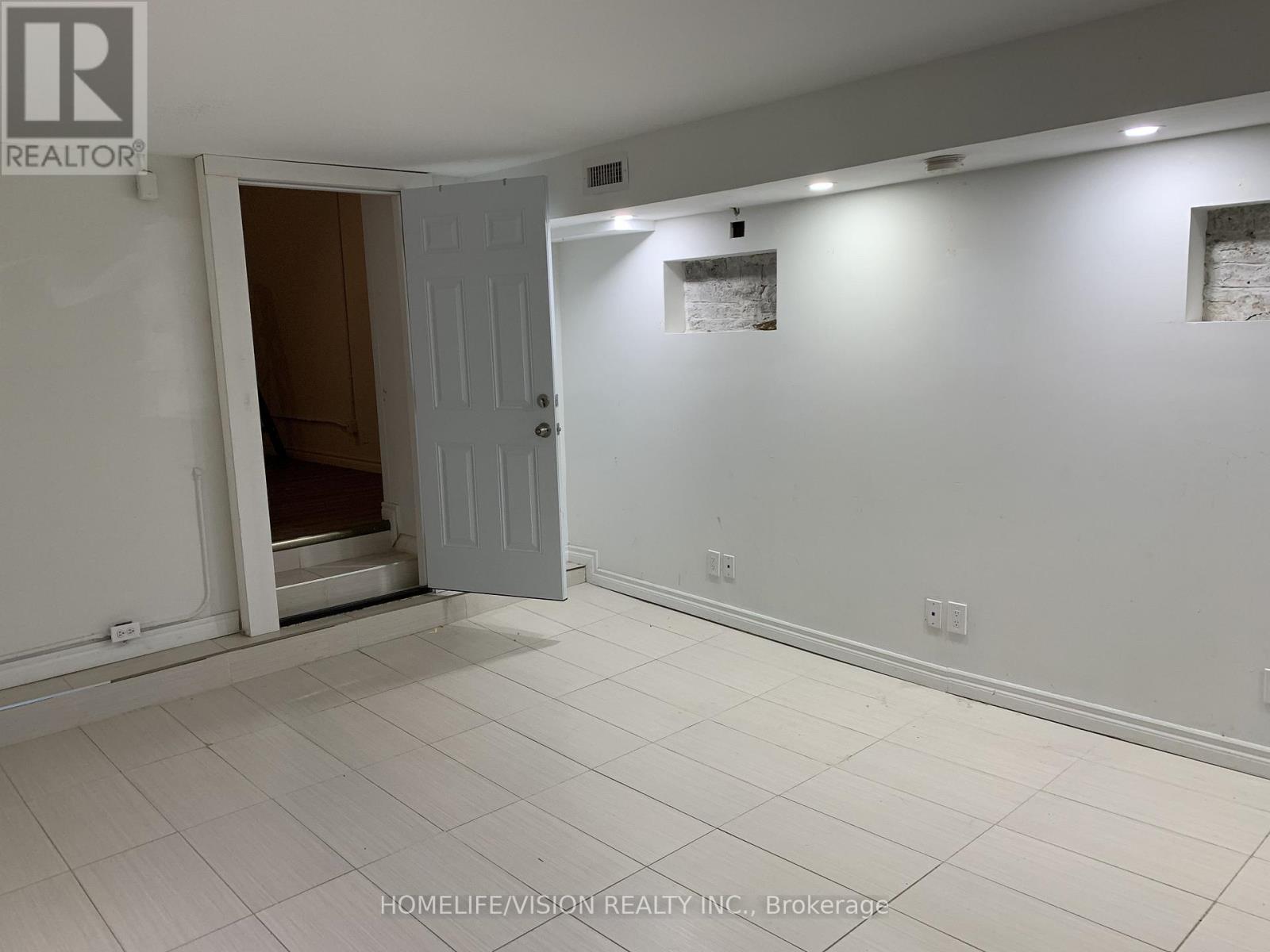 Bsmt - 201 Queen Street E, Toronto (Moss Park), Ontario  M5A 1S2 - Photo 10 - C12897958