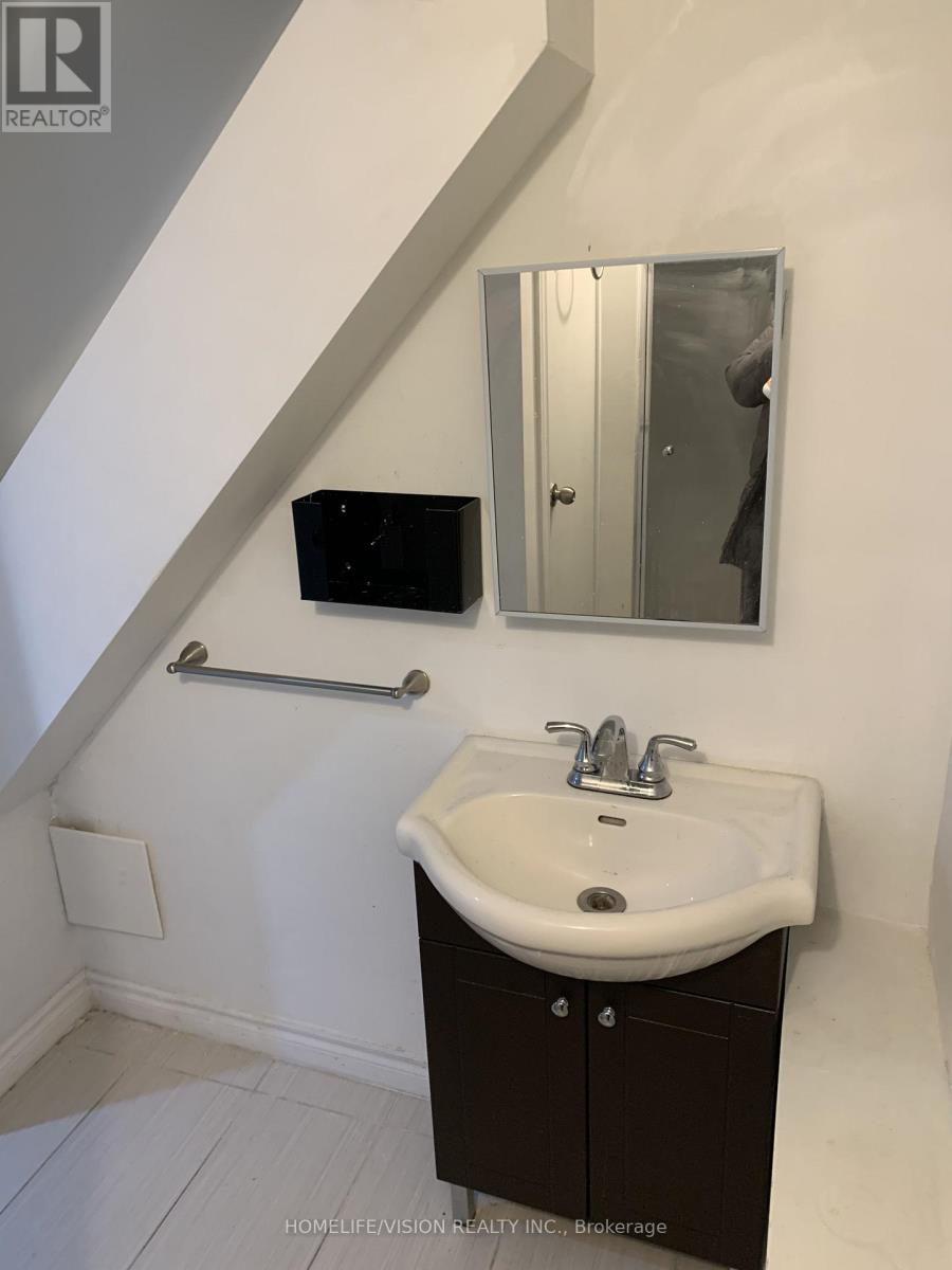 Bsmt - 201 Queen Street E, Toronto (Moss Park), Ontario  M5A 1S2 - Photo 5 - C12897958