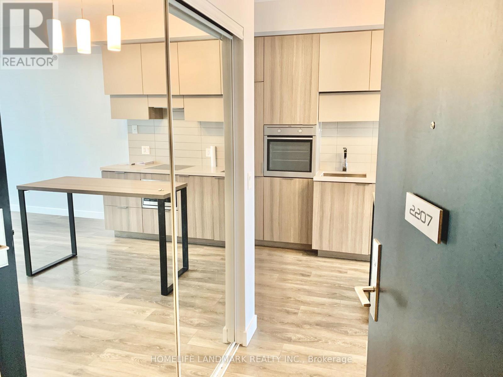 2207 - 8 Eglinton Avenue E, Toronto (Mount Pleasant West), Ontario  M4P 0C1 - Photo 5 - C12897990