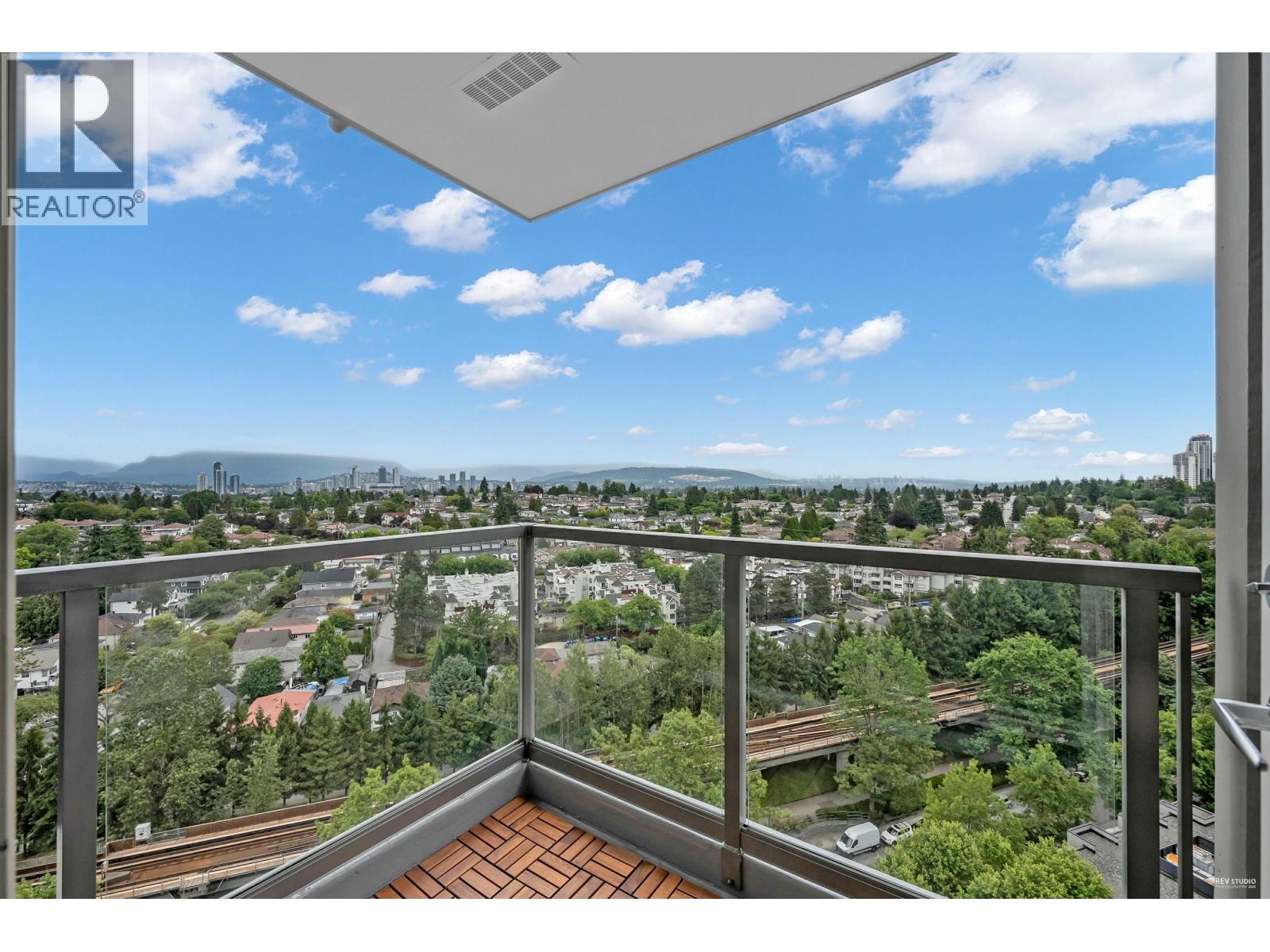 2002 3663 Crowley Drive, Vancouver, British Columbia  V5R 6H4 - Photo 13 - R3101101