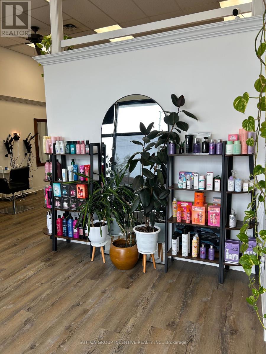 515 - 34 Cedar Pointe Drive, Barrie, Ontario  L4N 5R7 - Photo 2 - S12897992