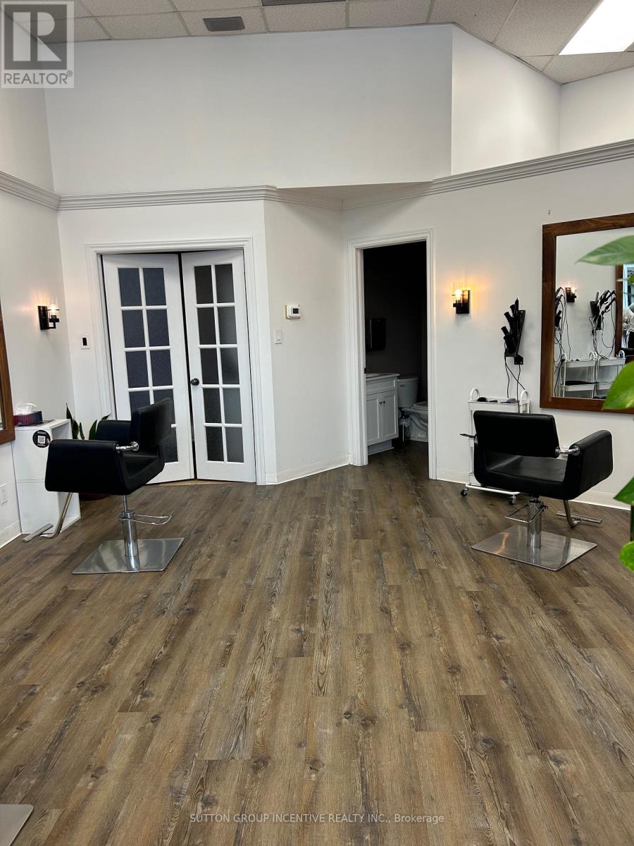 515 - 34 Cedar Pointe Drive, Barrie, Ontario  L4N 5R7 - Photo 4 - S12897992