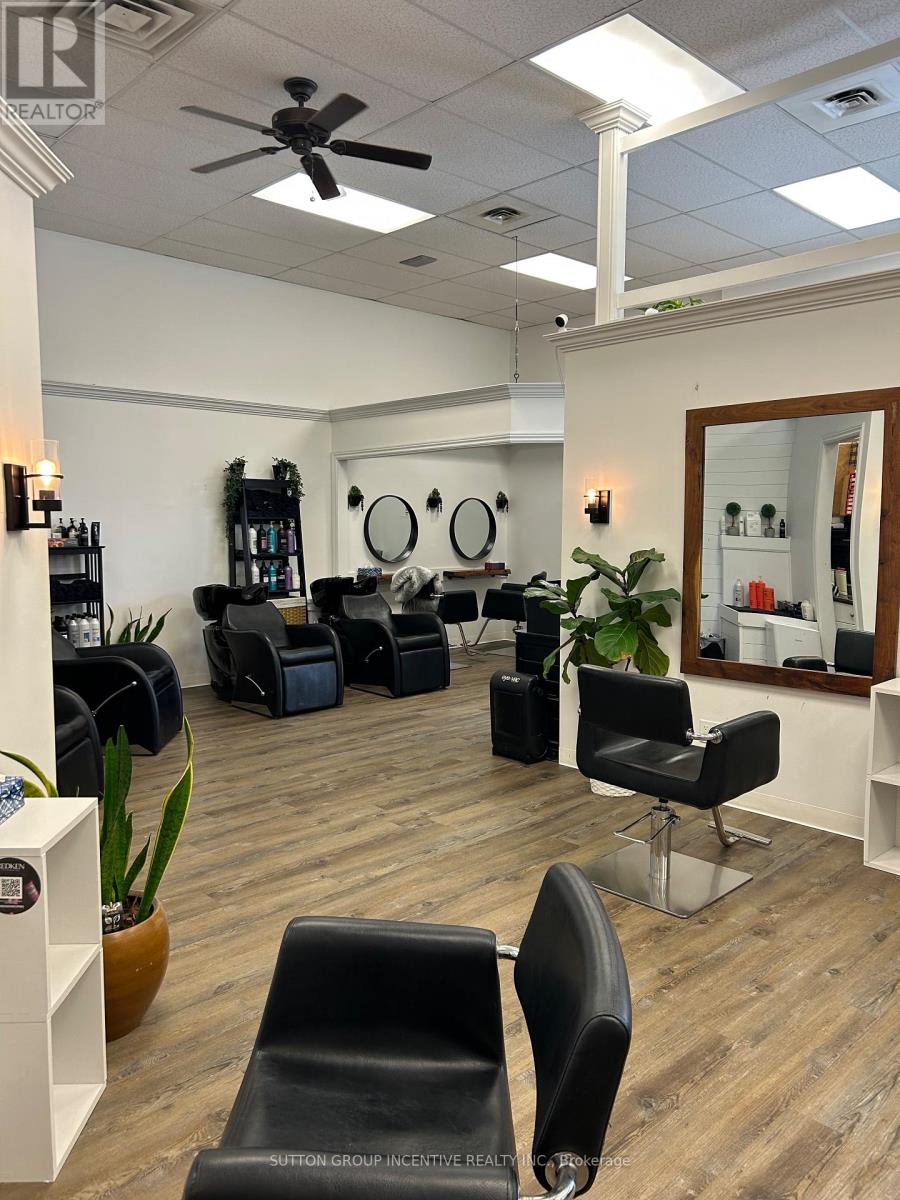 515 - 34 Cedar Pointe Drive, Barrie, Ontario  L4N 5R7 - Photo 5 - S12897992