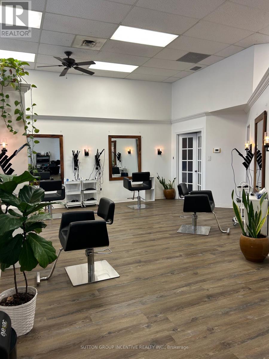 515 - 34 Cedar Pointe Drive, Barrie, Ontario  L4N 5R7 - Photo 8 - S12897992