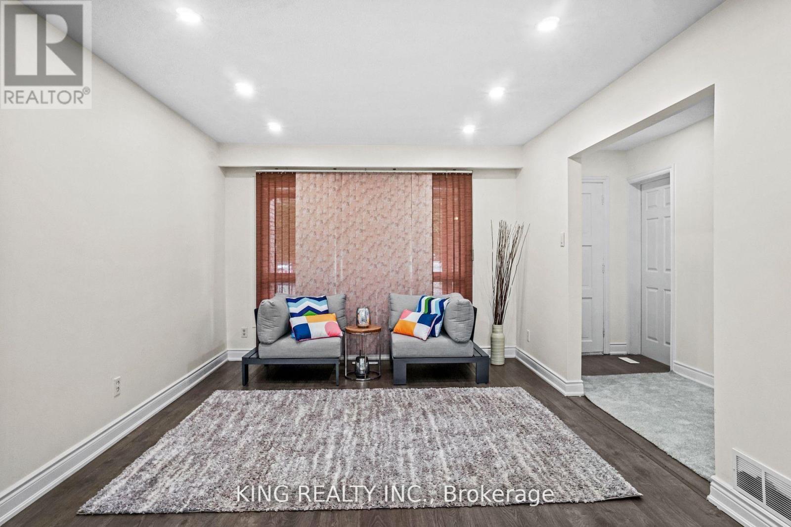 16 Wimbledon Court, Brampton, Ontario  L6V 2S4 - Photo 11 - W12897962