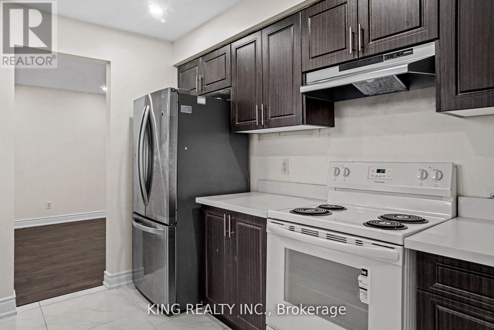 16 Wimbledon Court, Brampton, Ontario  L6V 2S4 - Photo 15 - W12897962