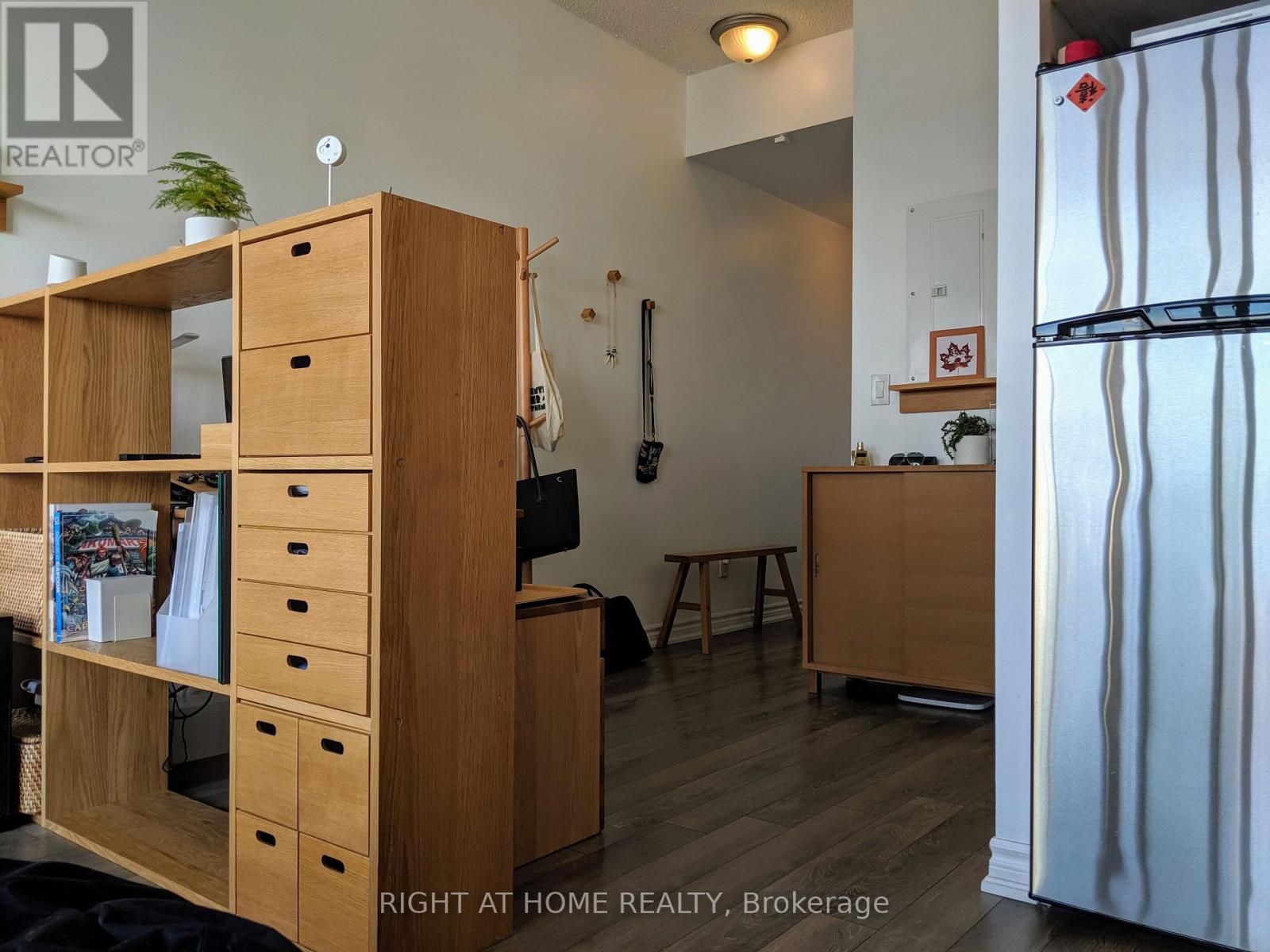 612 - 15 James Finlay Way, Toronto, Ontario  M3M 0B3 - Photo 2 - W12897982