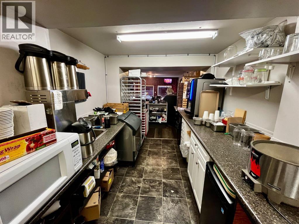 4926 50 Avenue, Vermilion, Alberta  T9X 1A4 - Photo 6 - A2251160