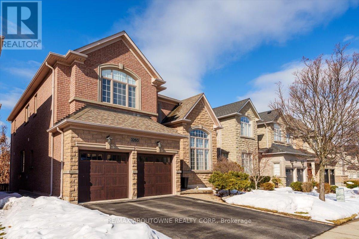 3260 Ribble Crescent, Oakville, Ontario  L6M 0B1 - Photo 3 - W12897988