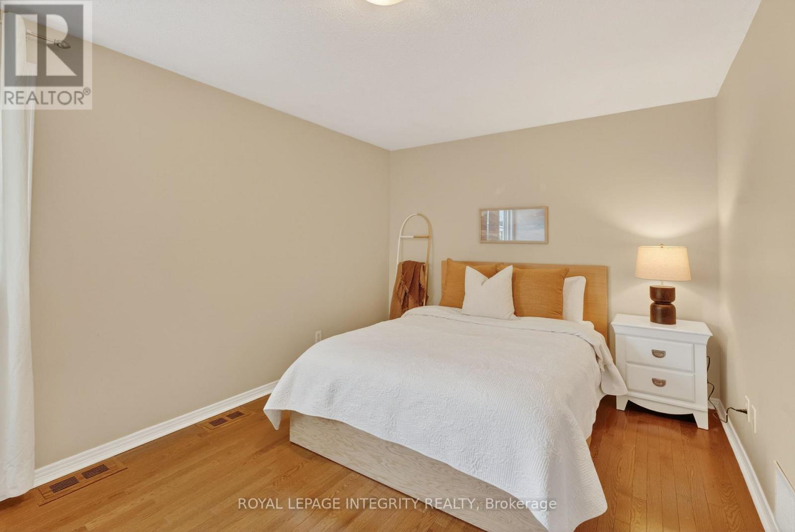 6020 Vineyard Drive, Ottawa, Ontario  K1C 2M5 - Photo 19 - X12898010