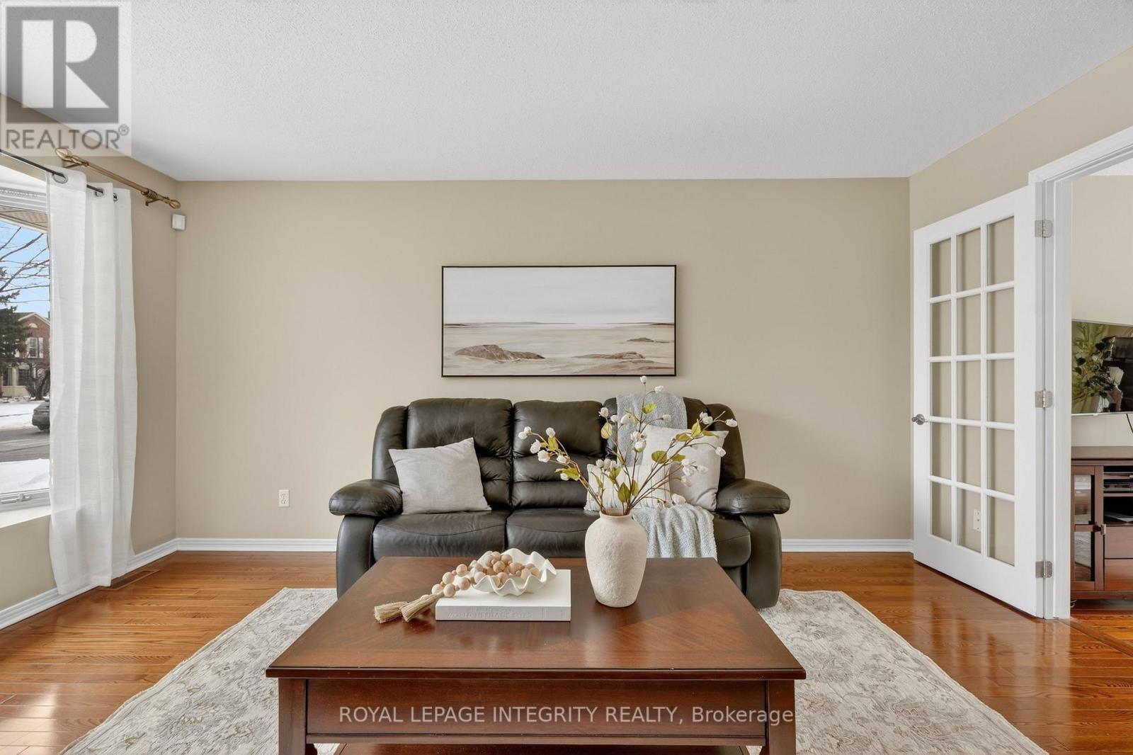 6020 Vineyard Drive, Ottawa, Ontario  K1C 2M5 - Photo 3 - X12898010