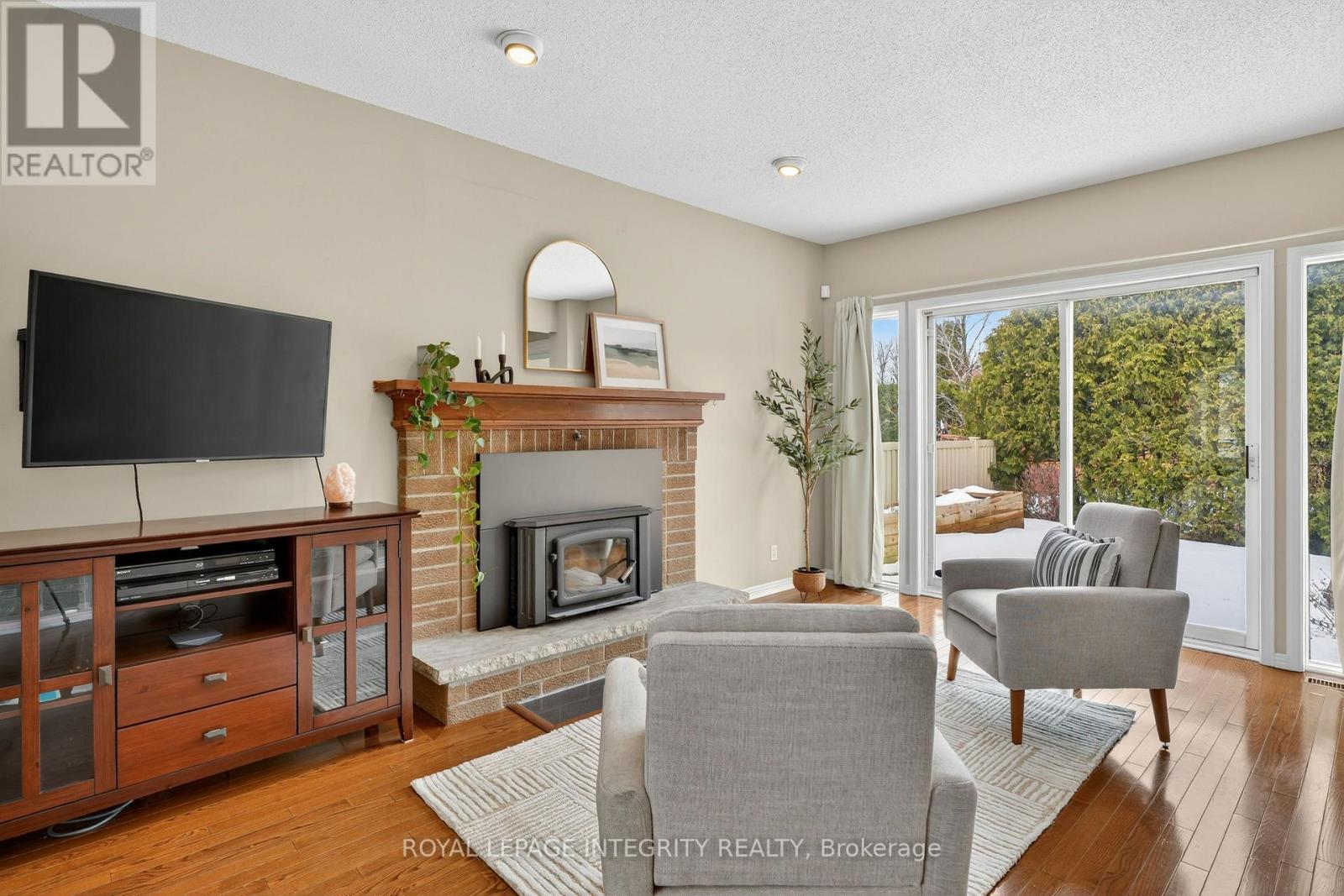 6020 Vineyard Drive, Ottawa, Ontario  K1C 2M5 - Photo 6 - X12898010