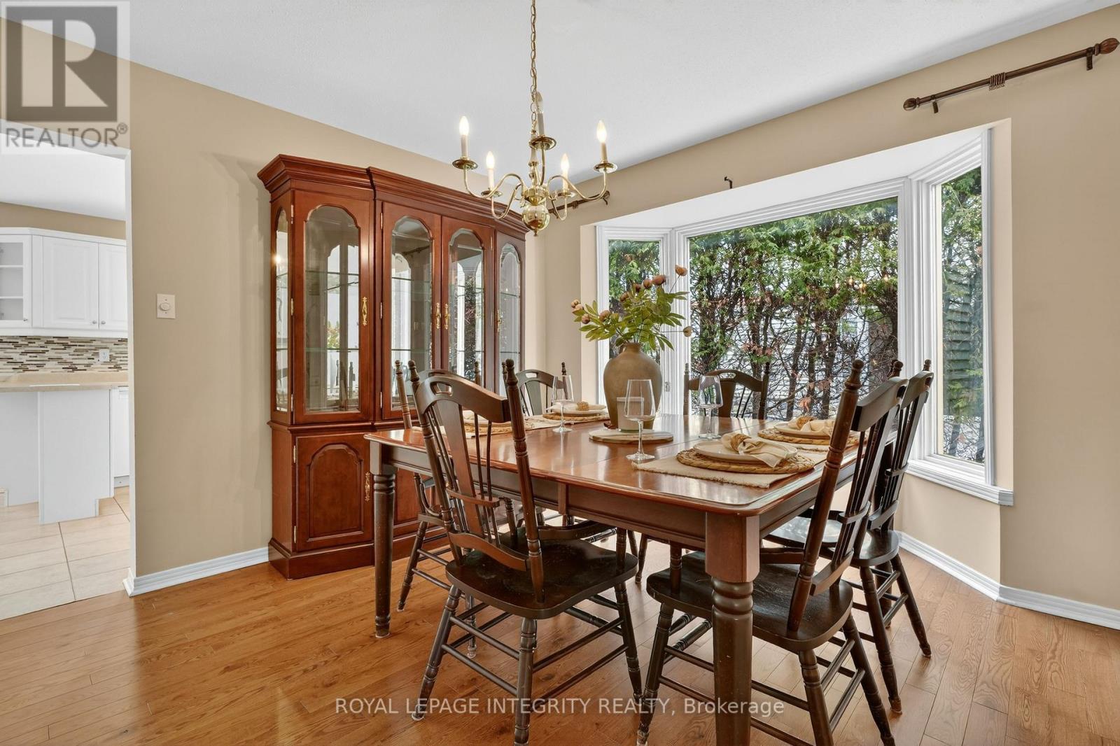 6020 Vineyard Drive, Ottawa, Ontario  K1C 2M5 - Photo 8 - X12898010