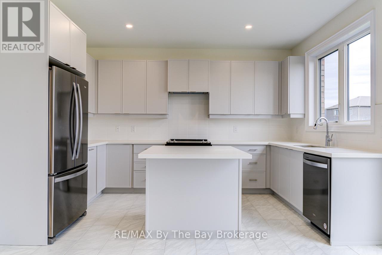 169 Rosanne Circle, Wasaga Beach, Ontario  L9Z 0N1 - Photo 14 - S12898002