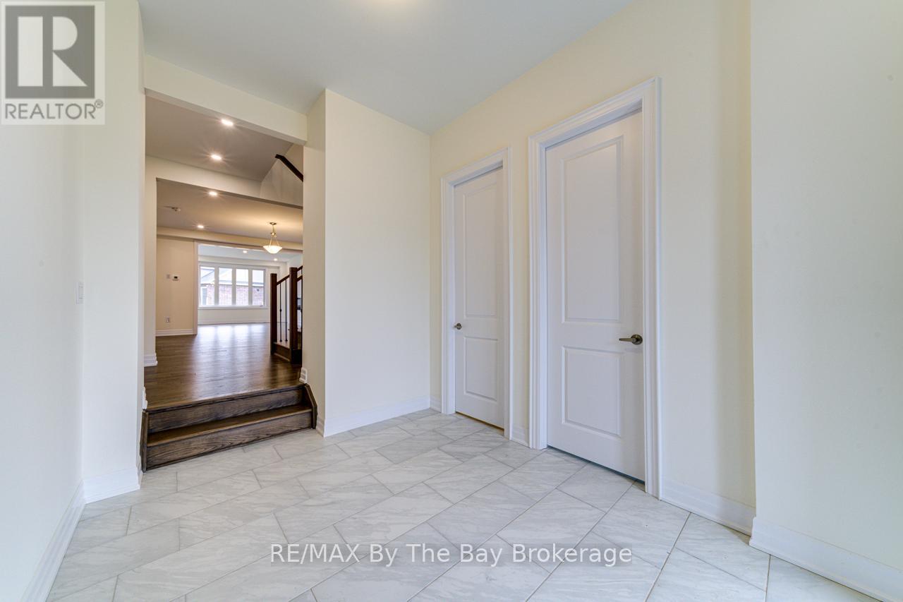 169 Rosanne Circle, Wasaga Beach, Ontario  L9Z 0N1 - Photo 3 - S12898002