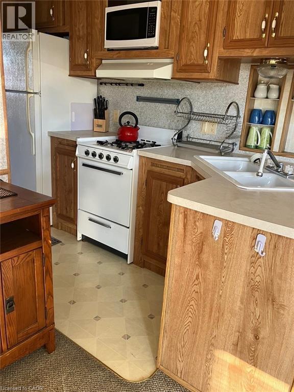 92 Clubhouse Road Unit# 29, Turkey Point, Ontario  N0E 1T0 - Photo 3 - 40813401