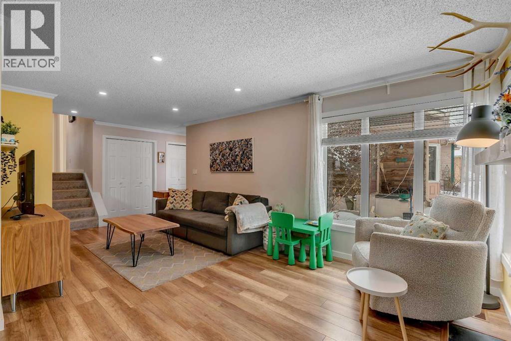 47 Deersaxon Road Se, Calgary, Alberta  T2J 6T1 - Photo 4 - A2293712