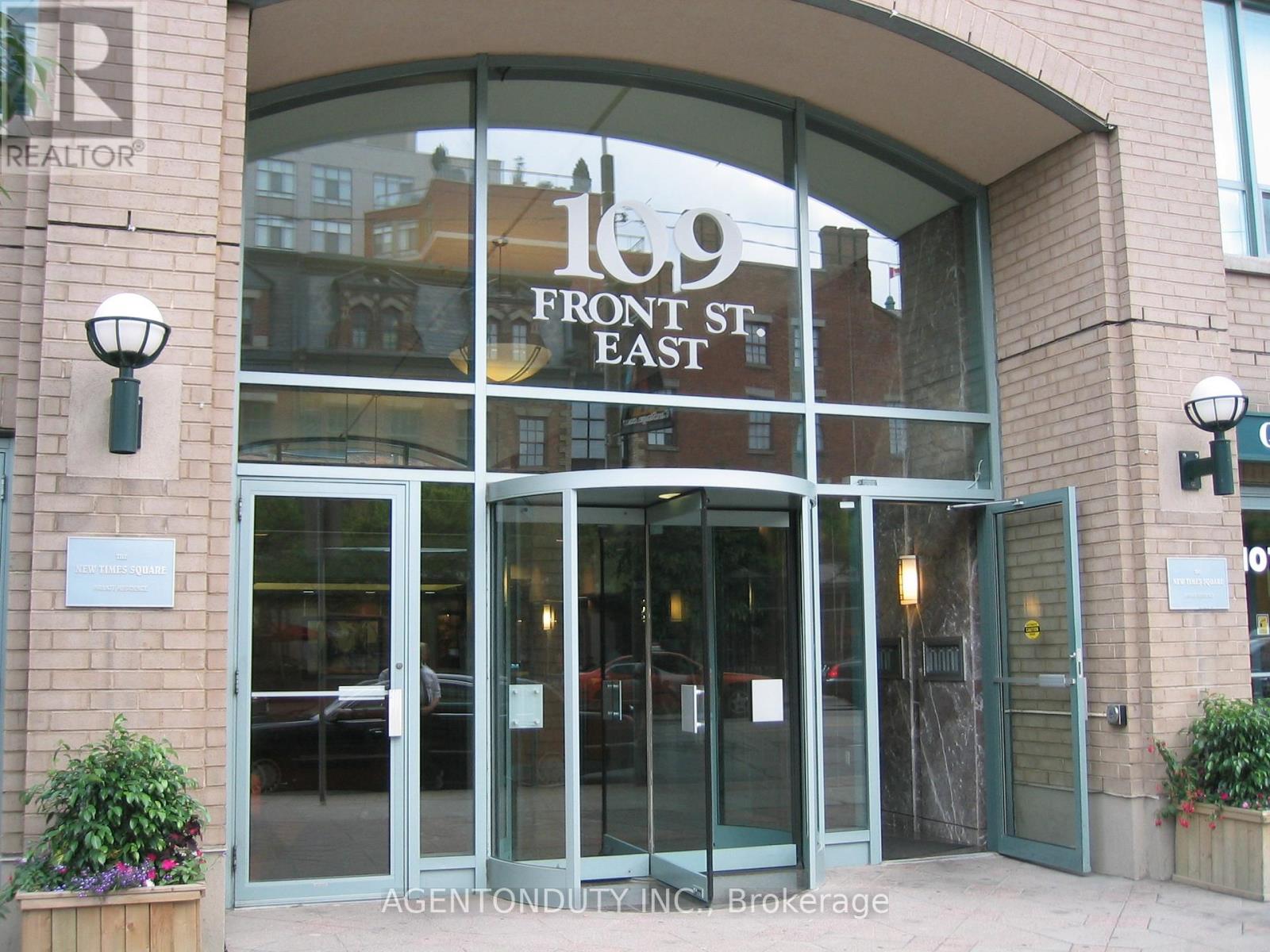 930 - 109 Front Street E, Toronto, Ontario  M5A 4P7 - Photo 2 - C12898022