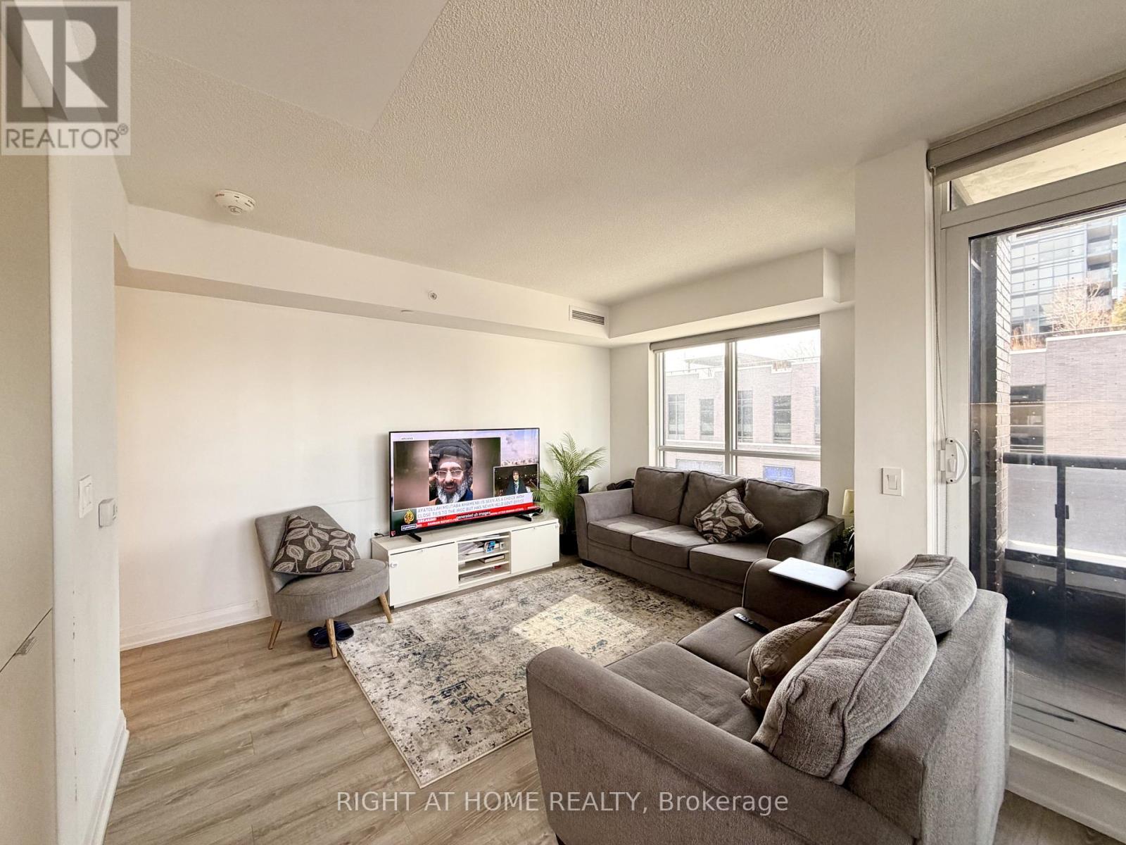 433 - 26 Gibbs Road W, Toronto, Ontario  M9B 6L6 - Photo 5 - W12898020