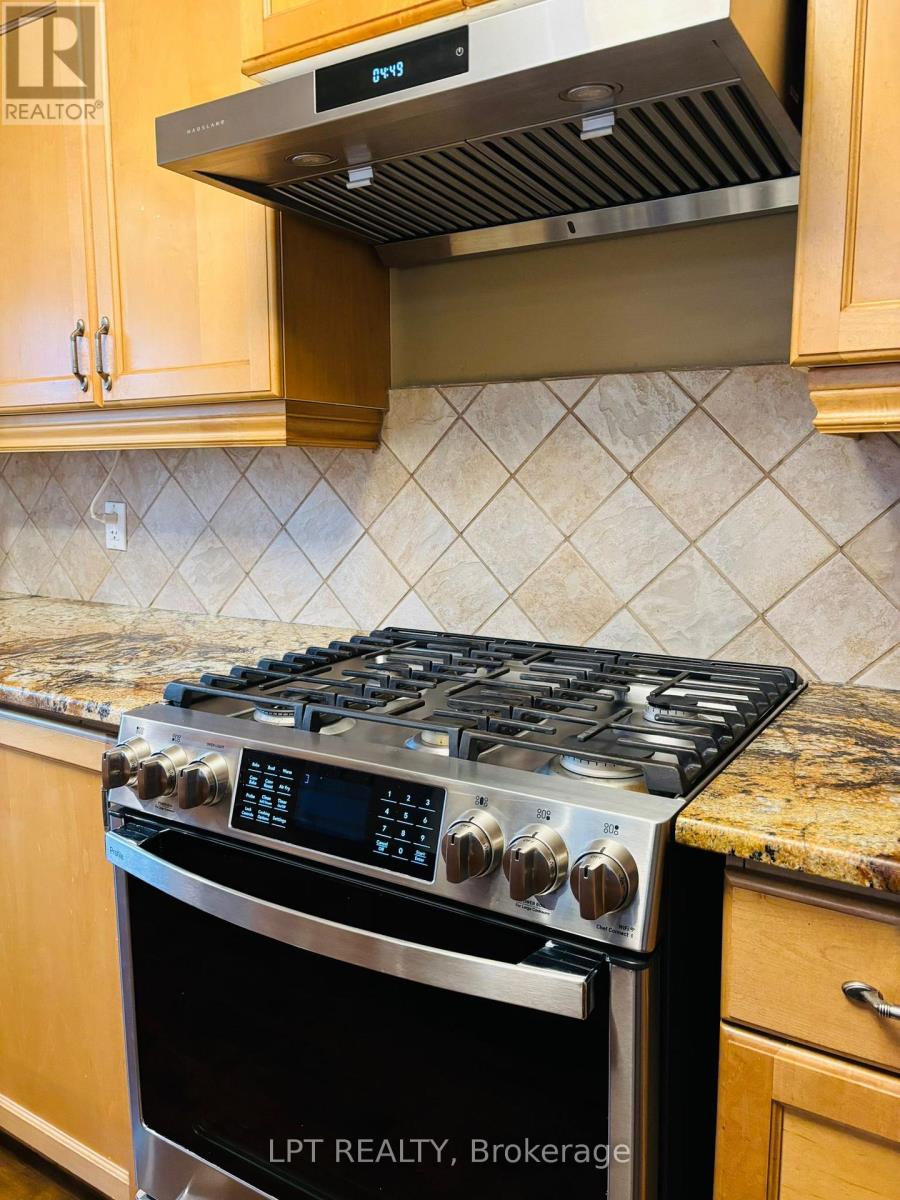 64 Yarrow Court, Kitchener, Ontario  N2E 4C4 - Photo 15 - X12898018