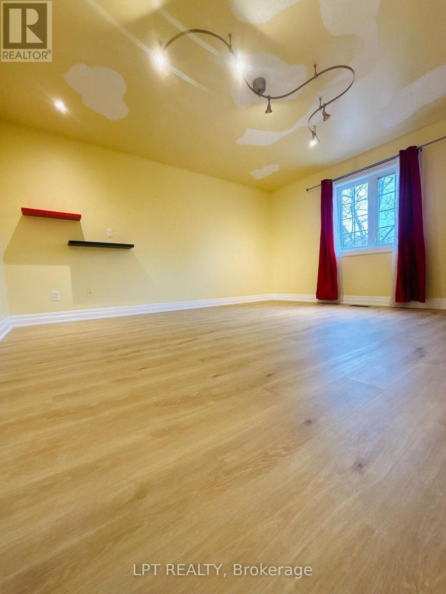 64 Yarrow Court, Kitchener, Ontario  N2E 4C4 - Photo 26 - X12898018