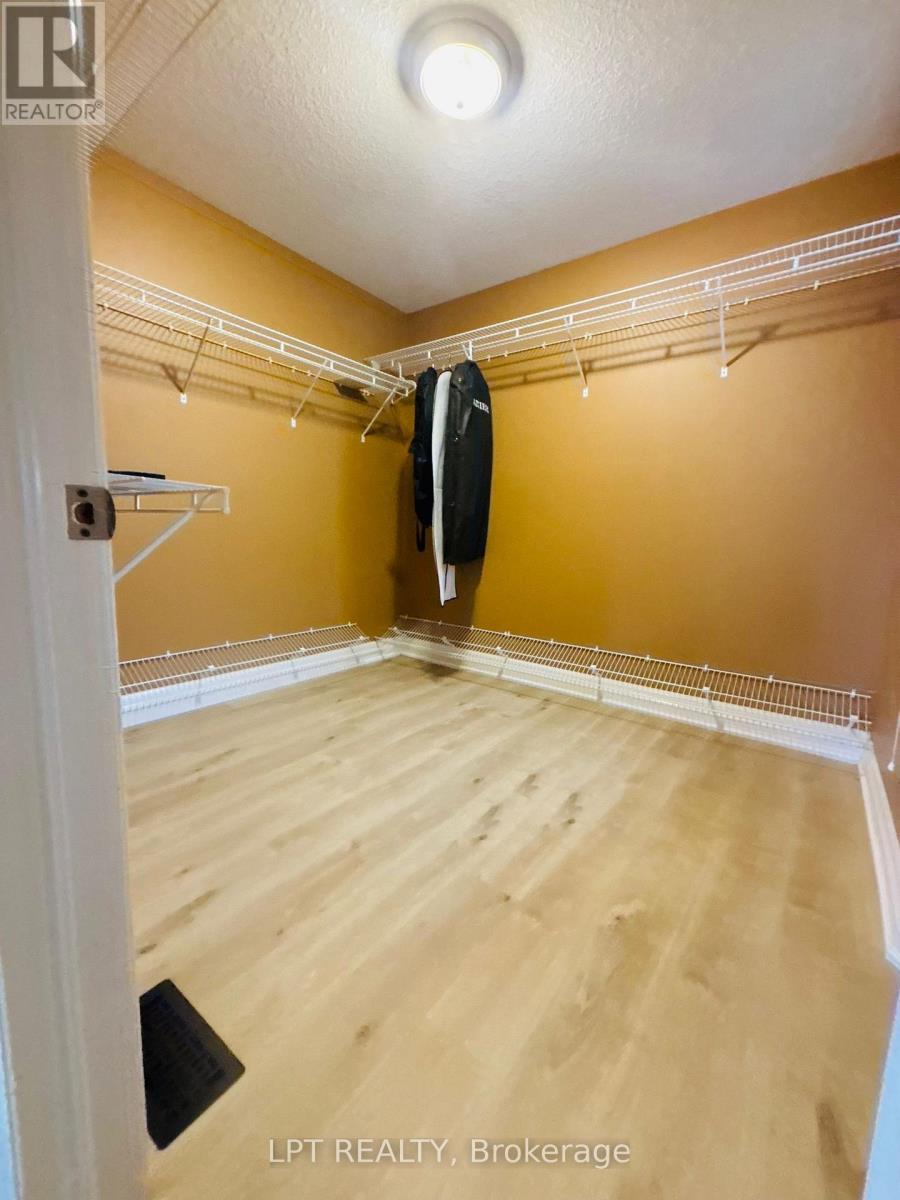 64 Yarrow Court, Kitchener, Ontario  N2E 4C4 - Photo 29 - X12898018