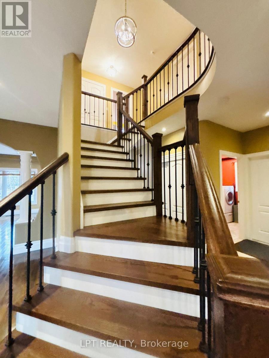 64 Yarrow Court, Kitchener, Ontario  N2E 4C4 - Photo 6 - X12898018