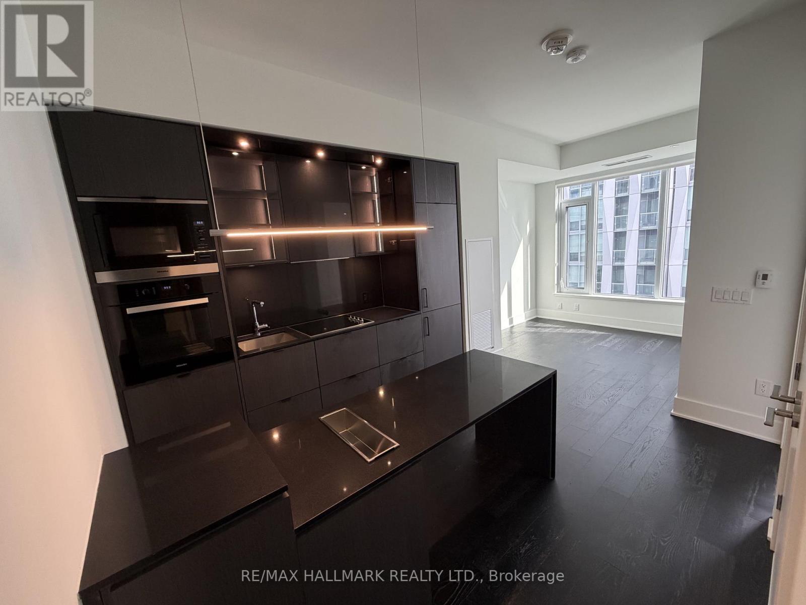 4206 - 11 Yorkville Avenue W, Toronto (Annex), Ontario  M4W 0B7 - Photo 4 - C12897522