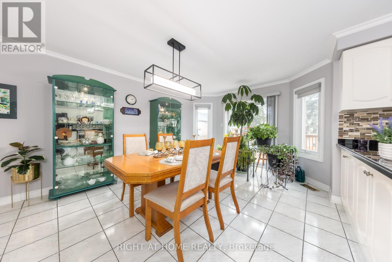 27 Addison Street, Richmond Hill (North Richvale), Ontario  L4C 9N1 - Photo 12 - N12896492