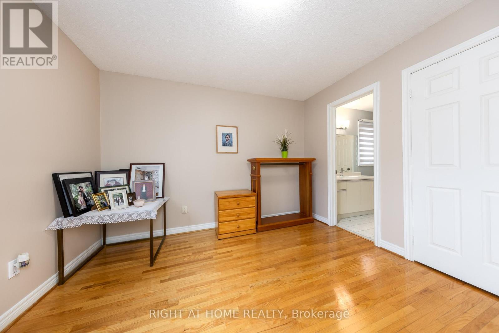 27 Addison Street, Richmond Hill (North Richvale), Ontario  L4C 9N1 - Photo 33 - N12896492