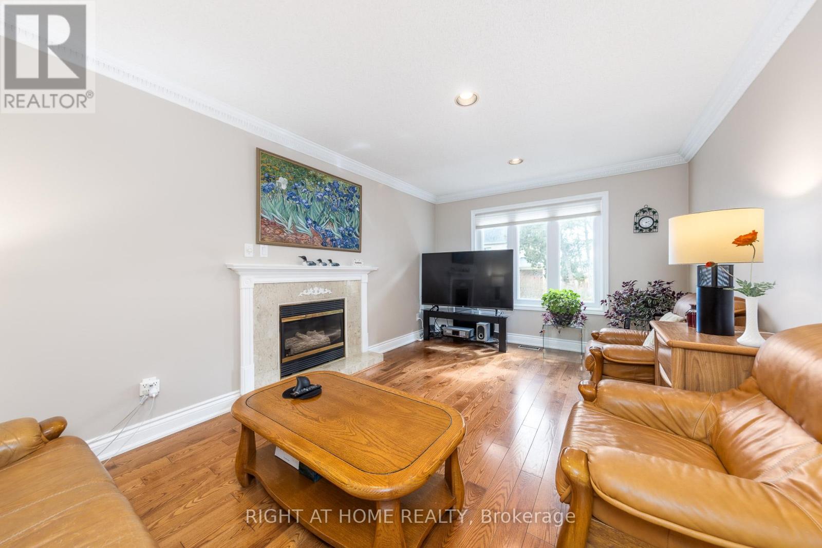 27 Addison Street, Richmond Hill (North Richvale), Ontario  L4C 9N1 - Photo 9 - N12896492