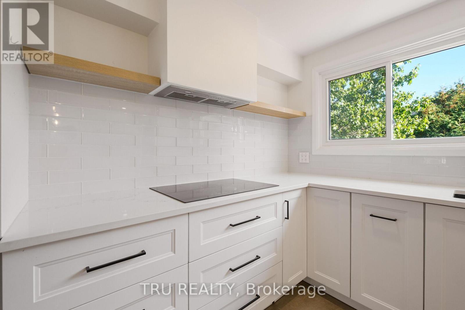 12 Apache Crescent, Ottawa, Ontario  K2E 6H7 - Photo 13 - X12898066