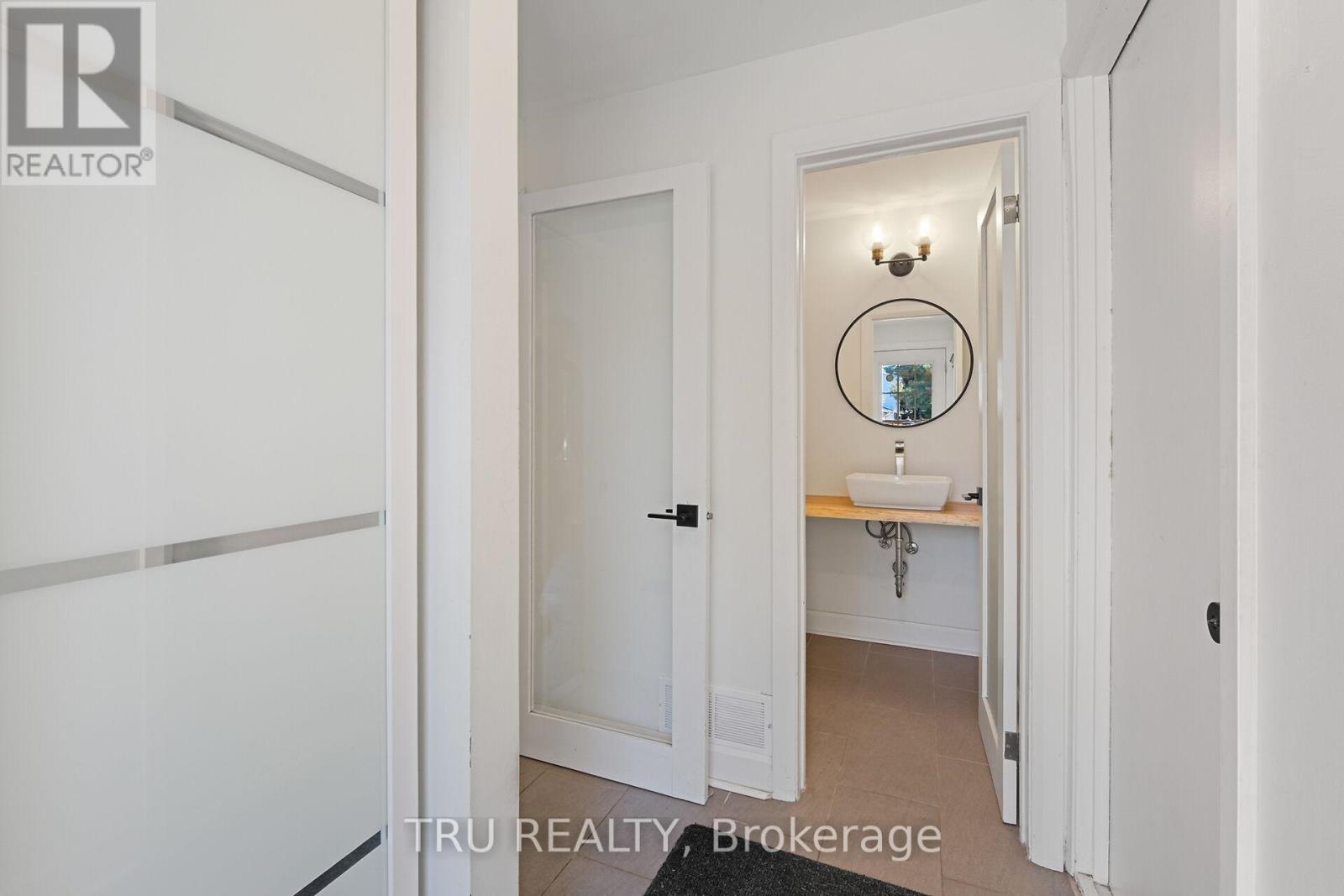 12 Apache Crescent, Ottawa, Ontario  K2E 6H7 - Photo 15 - X12898066