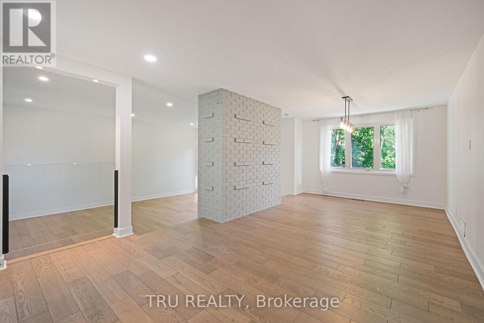 12 Apache Crescent, Ottawa, Ontario  K2E 6H7 - Photo 19 - X12898066