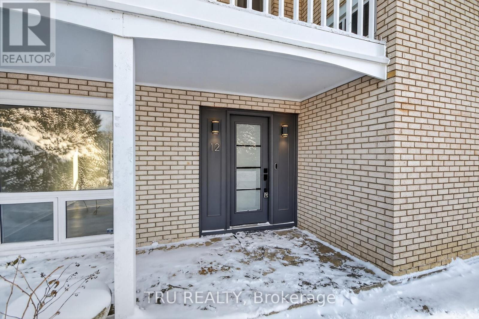 12 Apache Crescent, Ottawa, Ontario  K2E 6H7 - Photo 4 - X12898066