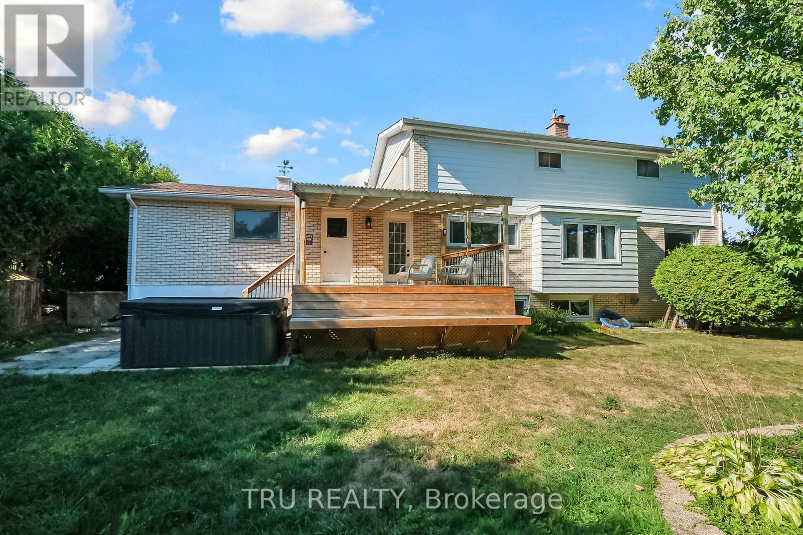 12 Apache Crescent, Ottawa, Ontario  K2E 6H7 - Photo 45 - X12898066