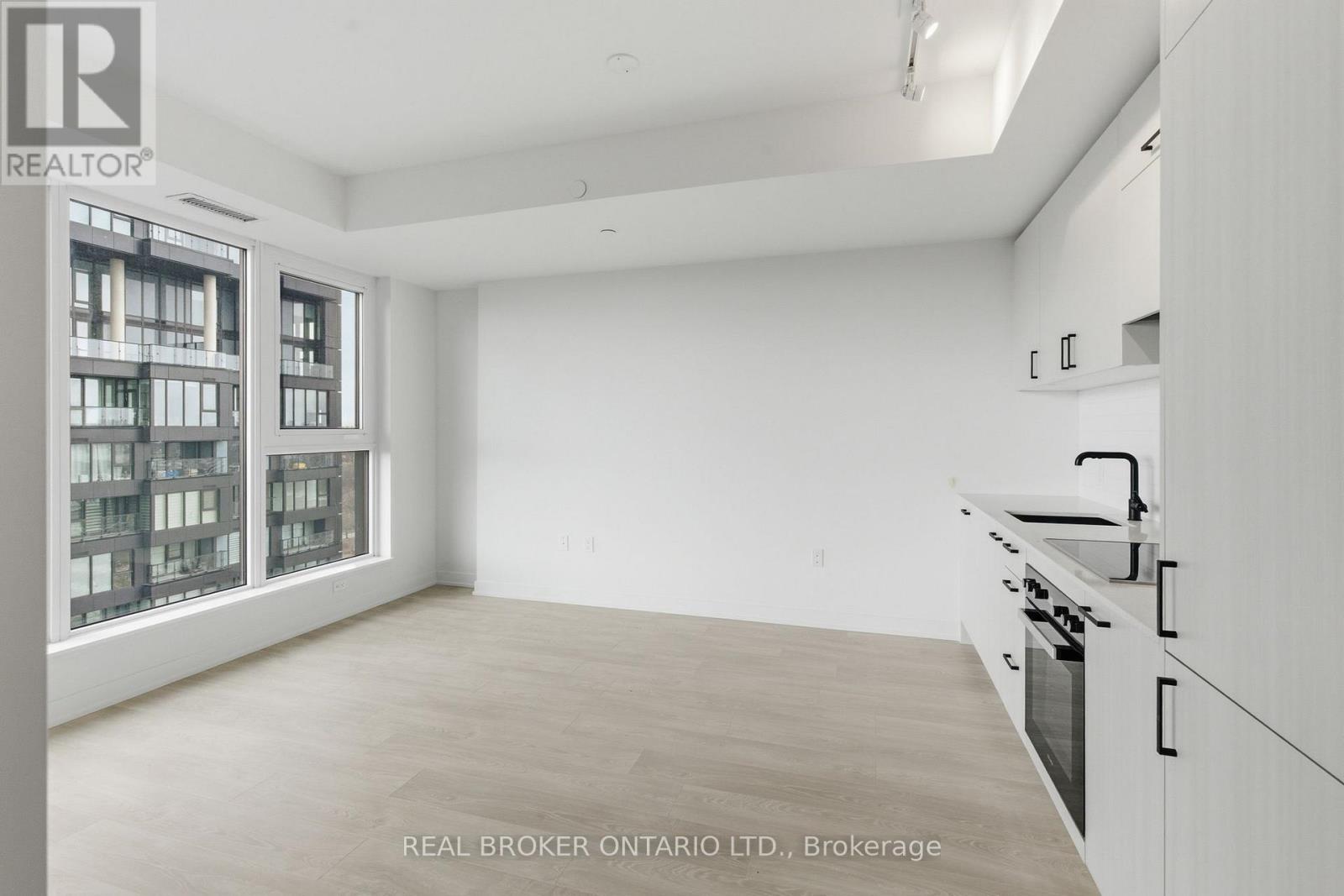 2105 - 1 Quarrington Lane, Toronto, Ontario  M3C 0S4 - Photo 10 - C12898038