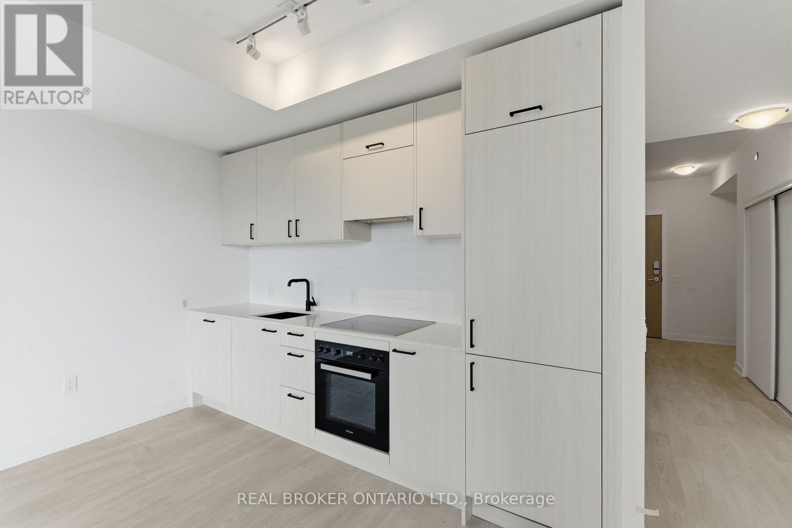 2105 - 1 Quarrington Lane, Toronto, Ontario  M3C 0S4 - Photo 11 - C12898038