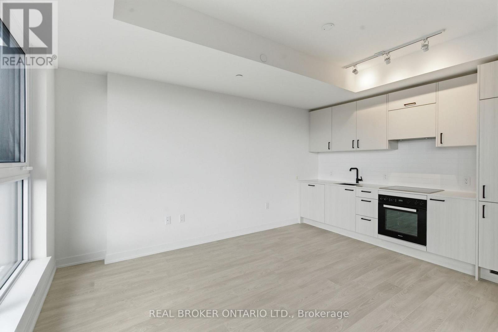 2105 - 1 Quarrington Lane, Toronto, Ontario  M3C 0S4 - Photo 14 - C12898038