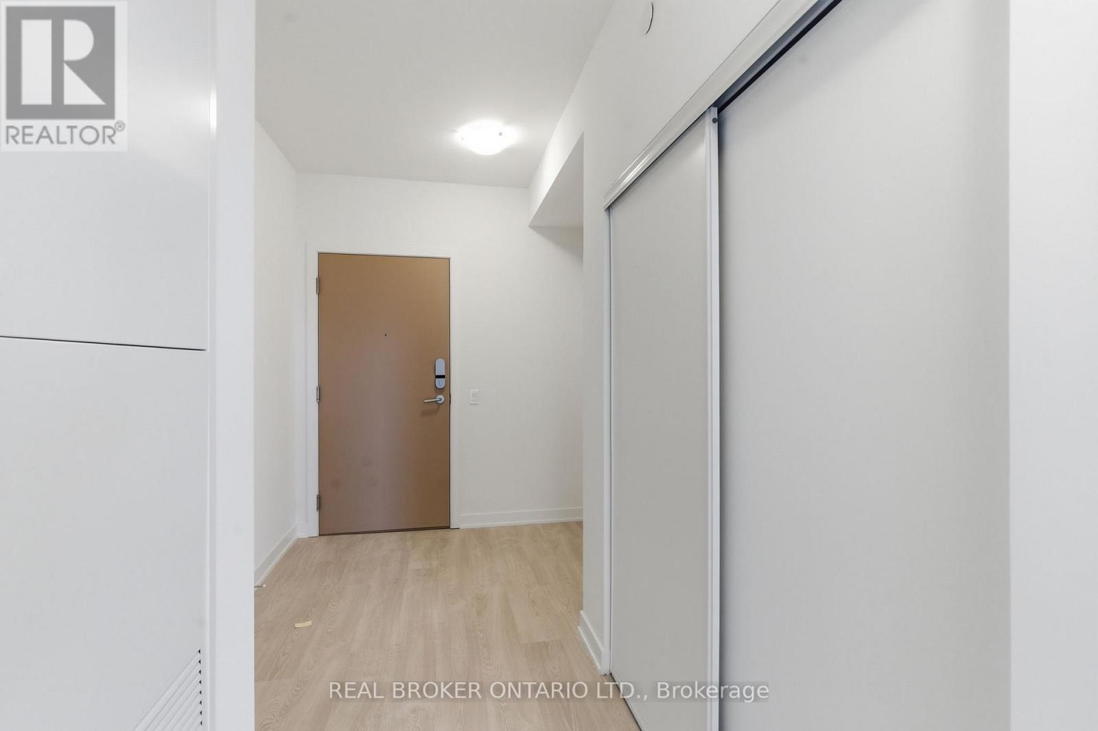 2105 - 1 Quarrington Lane, Toronto, Ontario  M3C 0S4 - Photo 4 - C12898038