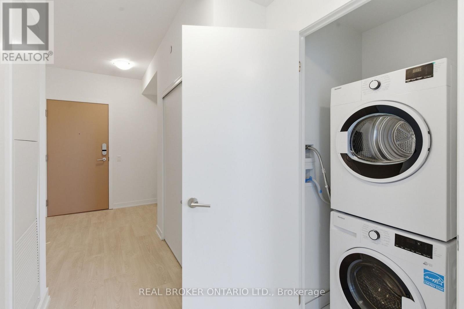 2105 - 1 Quarrington Lane, Toronto, Ontario  M3C 0S4 - Photo 6 - C12898038