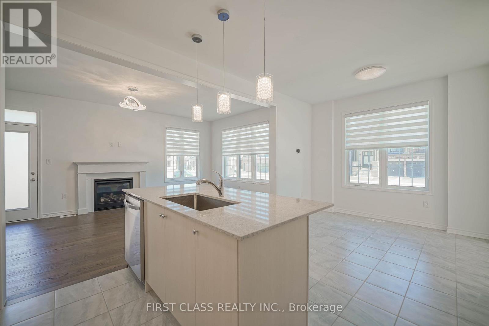 1913 Narcissus Gardens, Pickering, Ontario  L1Y 0B5 - Photo 7 - E12898058