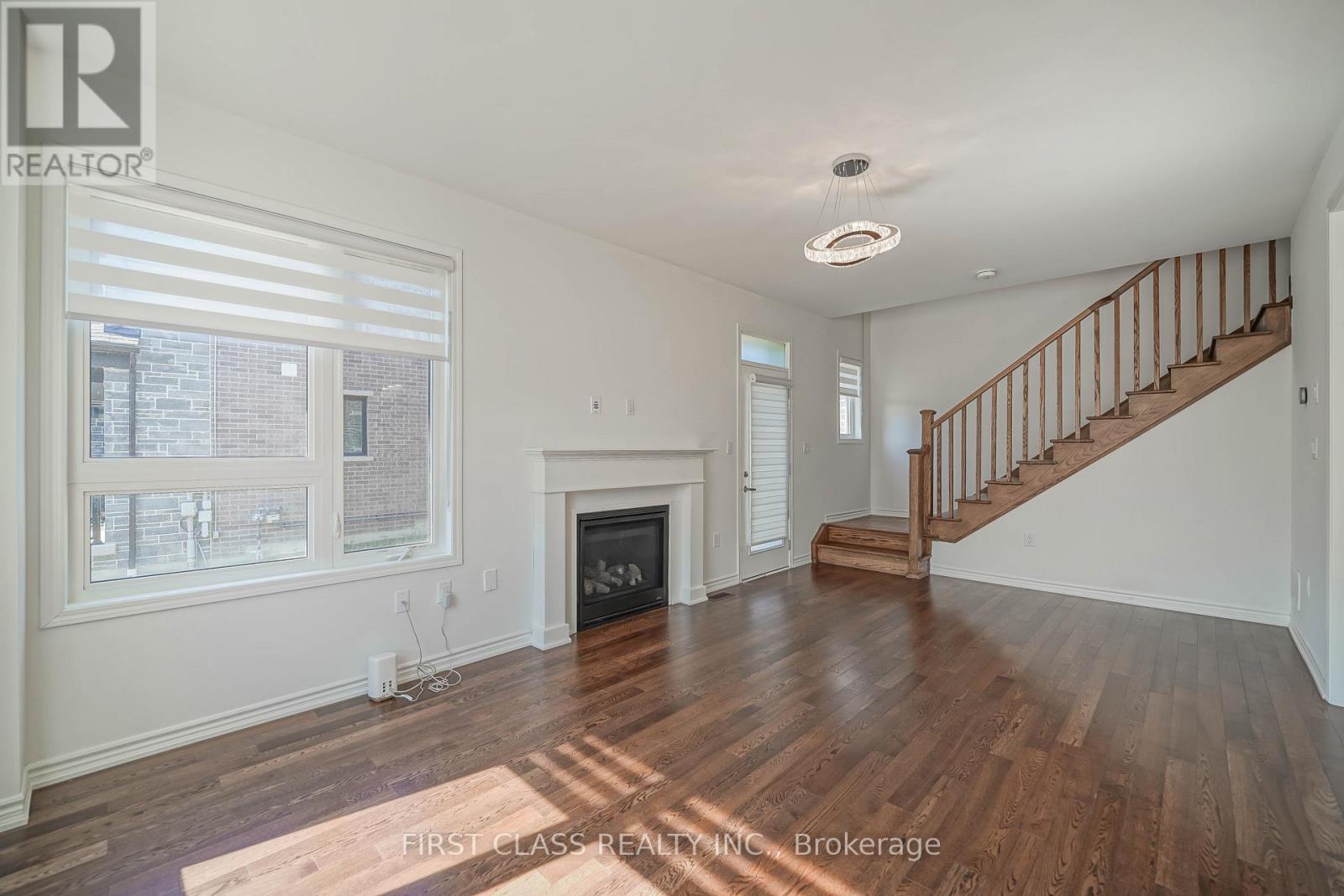 1475 Mockingbird Square, Pickering, Ontario  L1X 0N8 - Photo 8 - E12898062