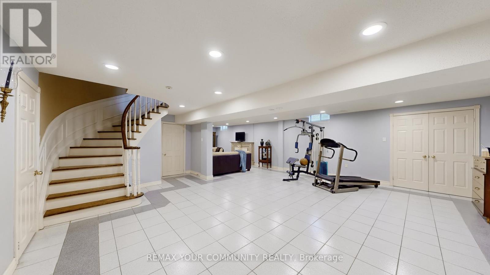 10 Hollyburn Court, Vaughan, Ontario  L4L 6G2 - Photo 24 - N12898032