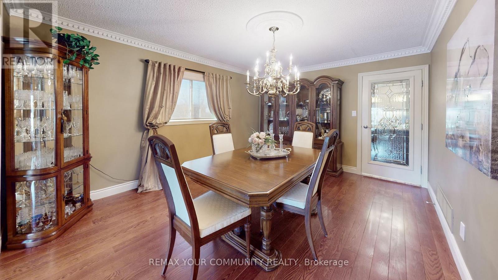 10 Hollyburn Court, Vaughan, Ontario  L4L 6G2 - Photo 8 - N12898032