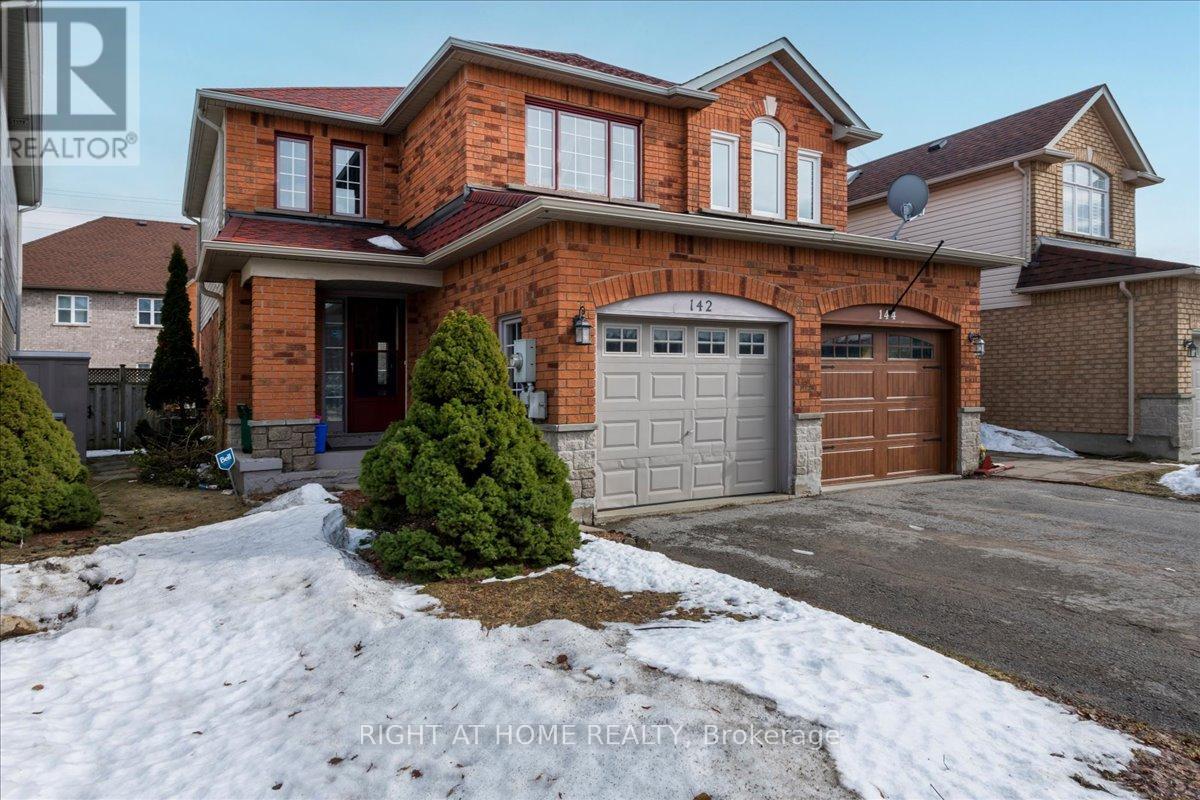 142 LESLIE AVENUE, barrie (holly), Ontario