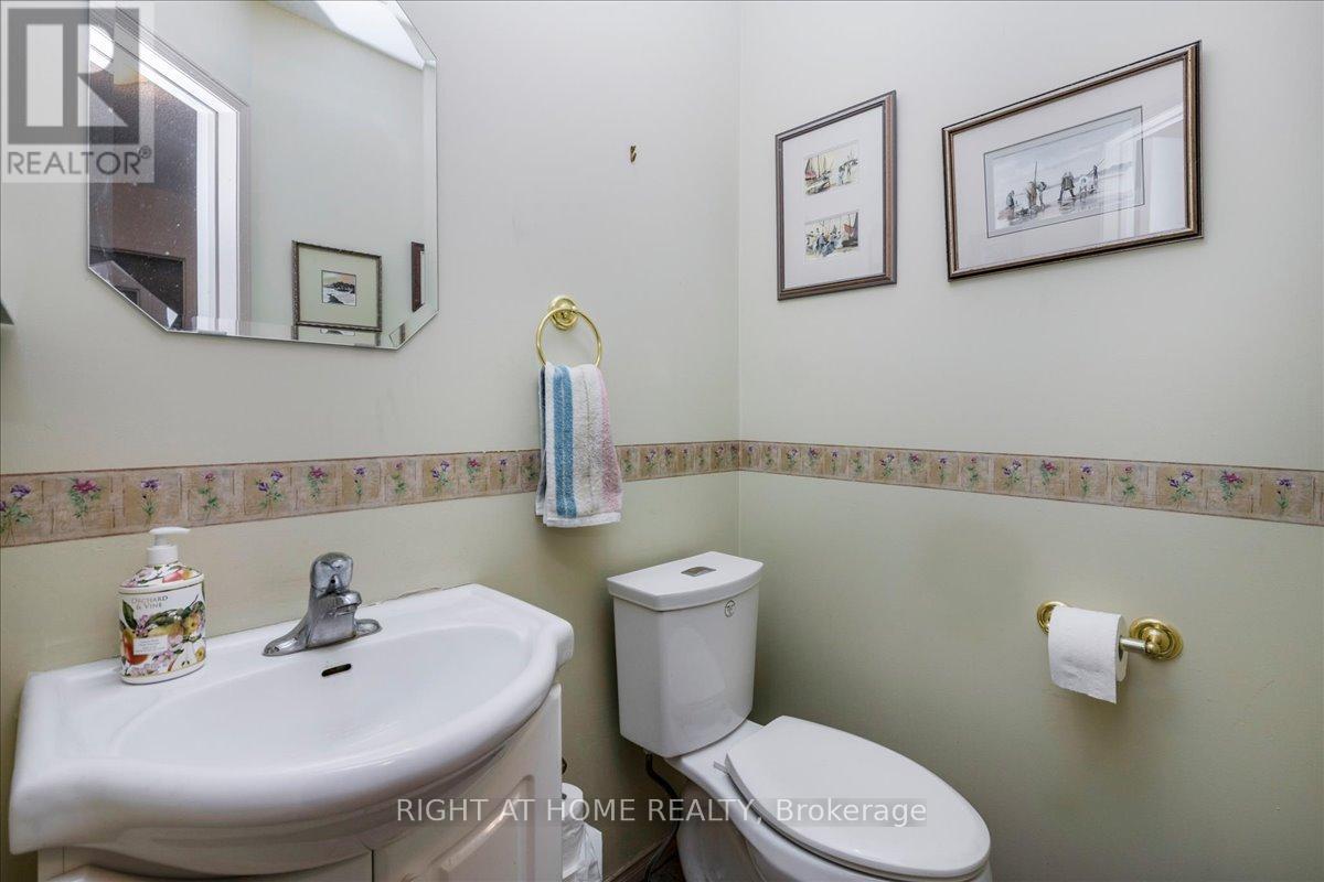 142 Leslie Avenue, Barrie, Ontario  L4N 9P4 - Photo 10 - S12898048