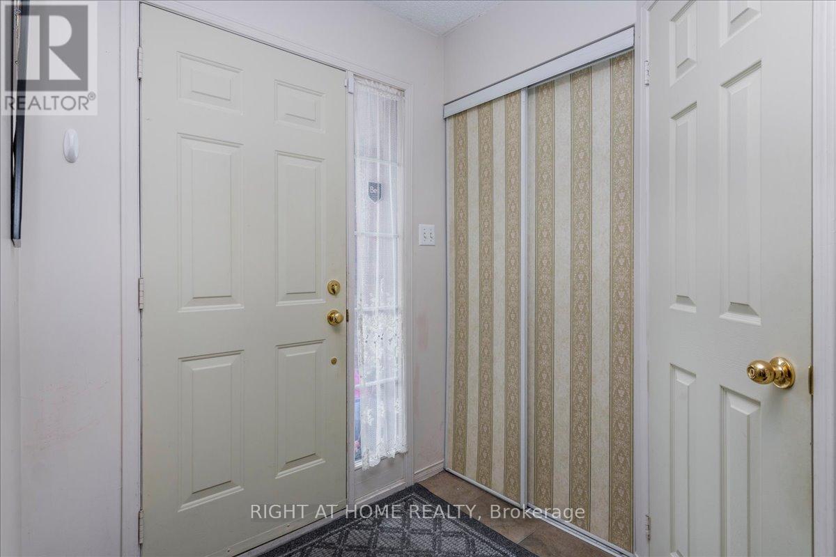 142 Leslie Avenue, Barrie, Ontario  L4N 9P4 - Photo 2 - S12898048