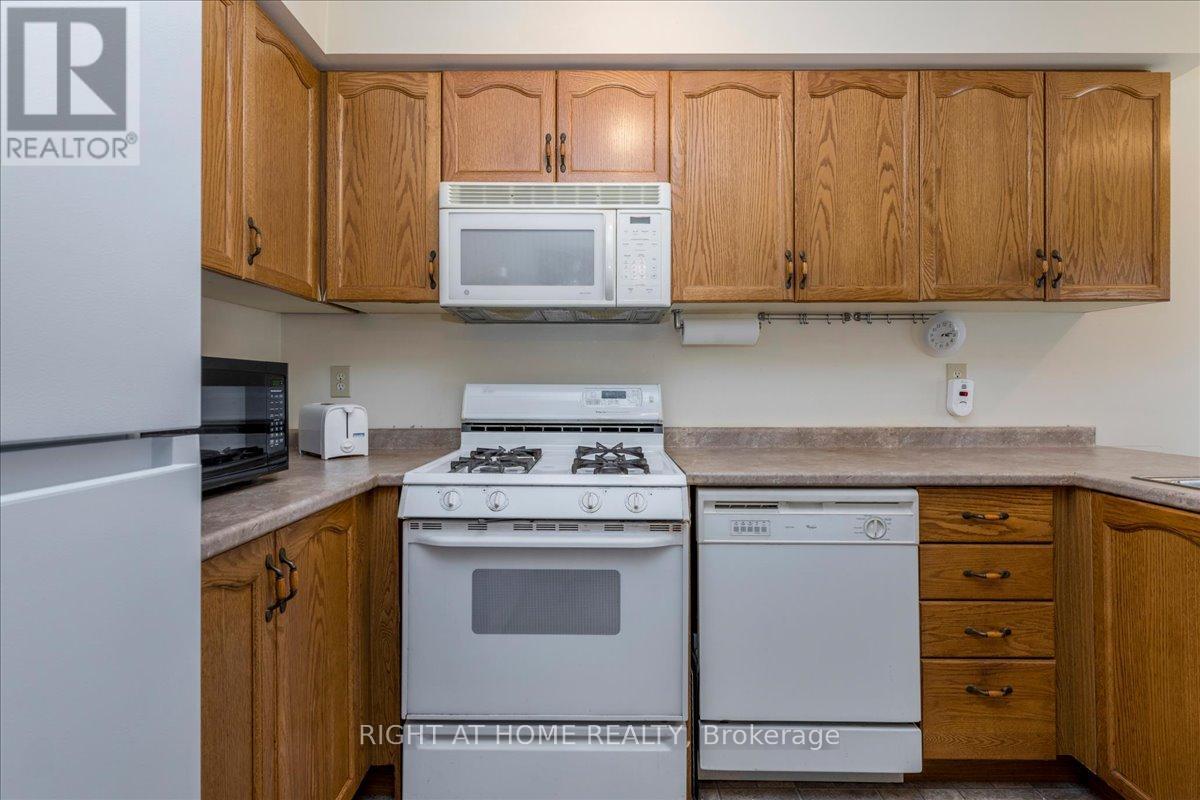 142 Leslie Avenue, Barrie, Ontario  L4N 9P4 - Photo 9 - S12898048